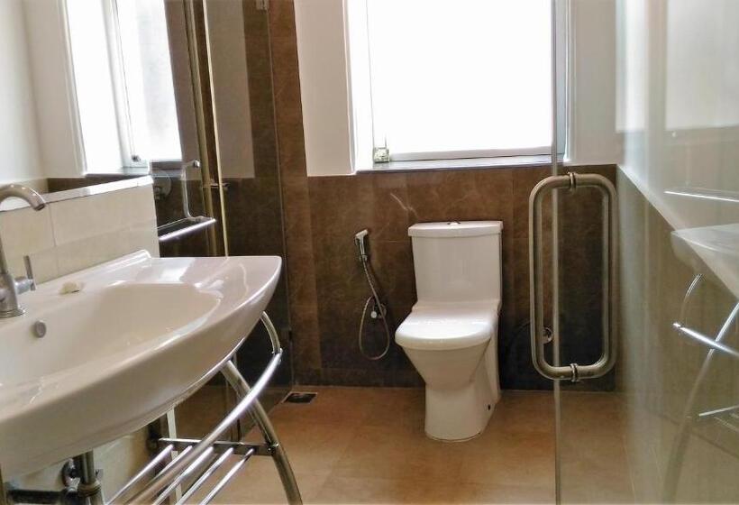 בית מלון כפרי Taj Tristar