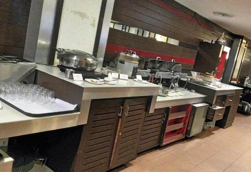 בית מלון כפרי Taj Tristar