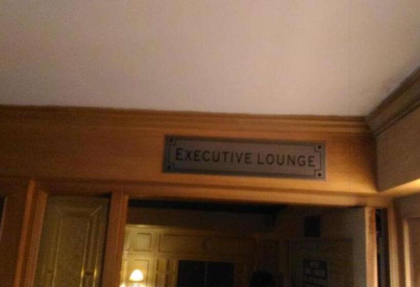 בית מלון כפרי Taj Tristar