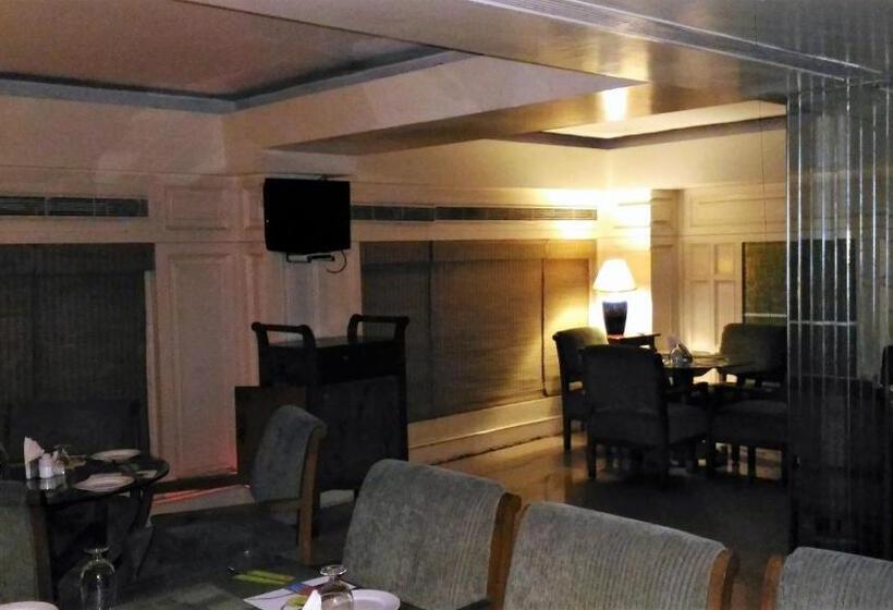 בית מלון כפרי Taj Tristar