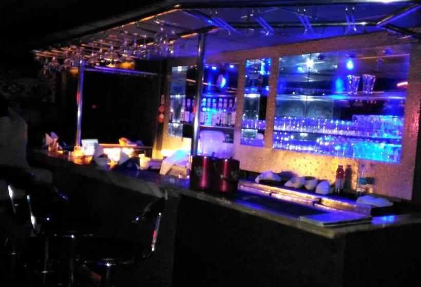 בית מלון כפרי Taj Tristar