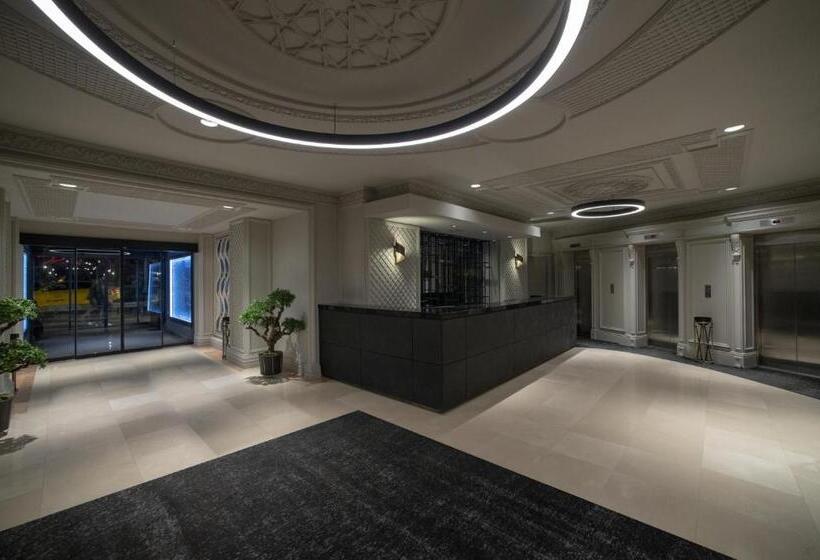 هتل Taksim Square