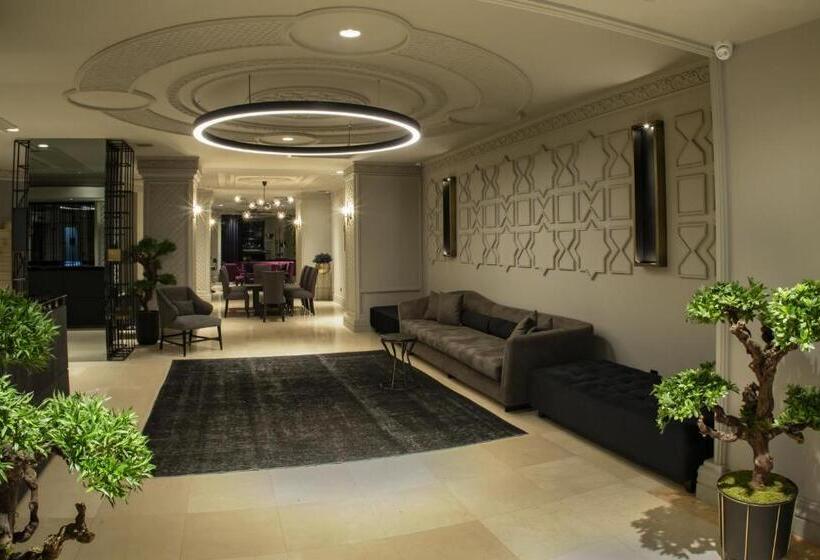 هتل Taksim Square