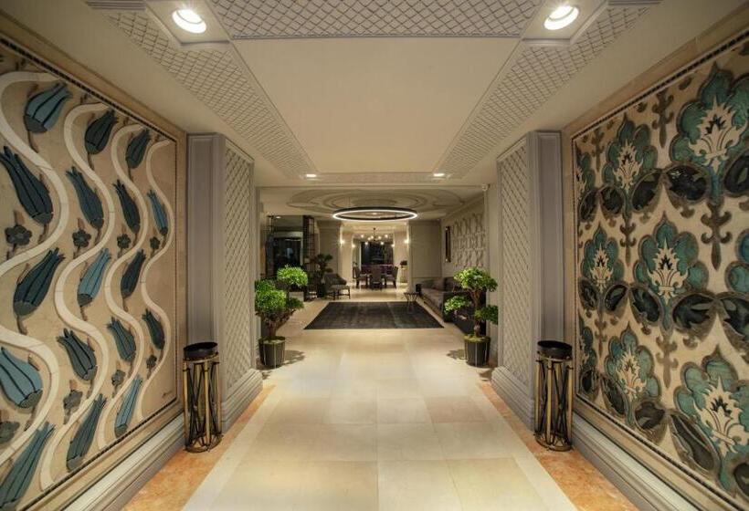 هتل Taksim Square