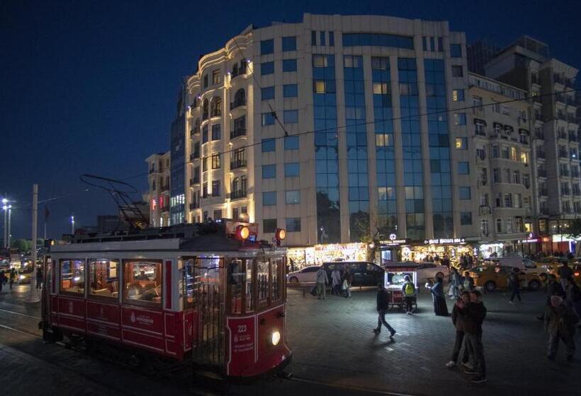 هتل Taksim Square