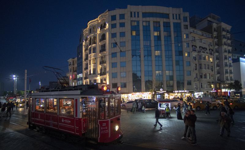 هتل Taksim Square