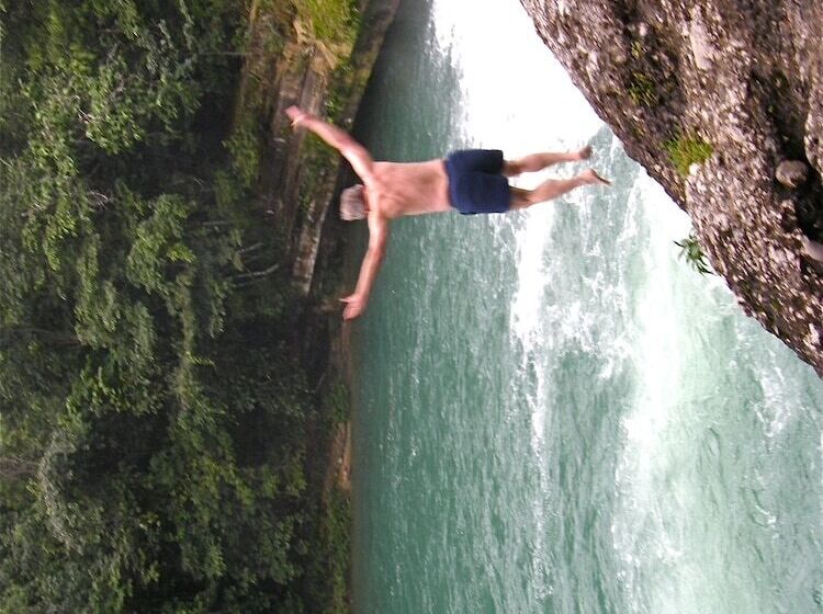 فندق Tanager Rainforest Lodge