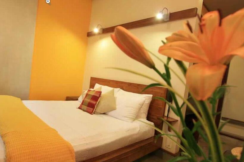 בית מלון כפרי Centre Point