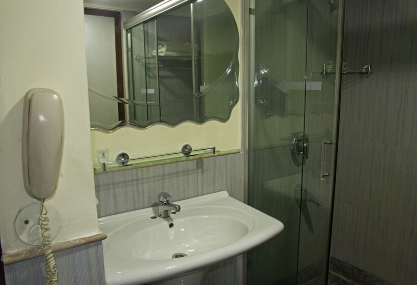 호텔 The Residency