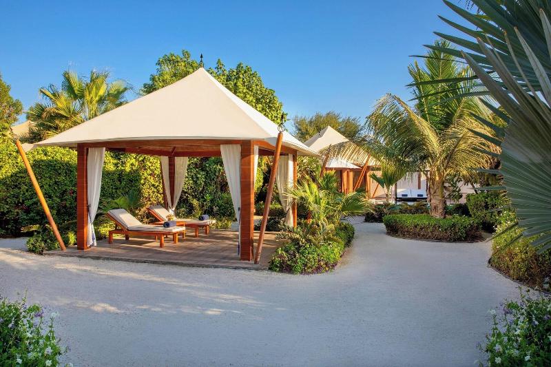 هتل The Ritzcarlton Ras Al Khaimah, Al Hamra Beach