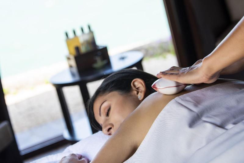 هتل The Ritzcarlton Ras Al Khaimah, Al Hamra Beach