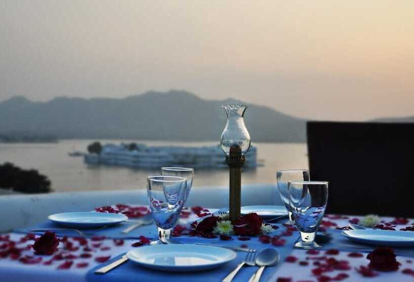 Отель Udaigarh   Udaipur