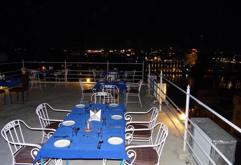 Отель Udaigarh   Udaipur