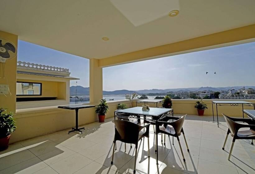 Отель Udaigarh   Udaipur