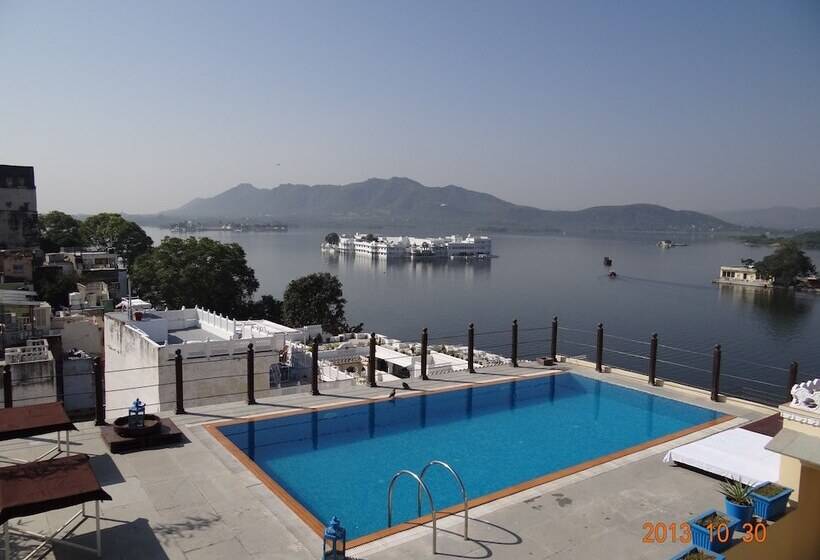 Отель Udaigarh   Udaipur