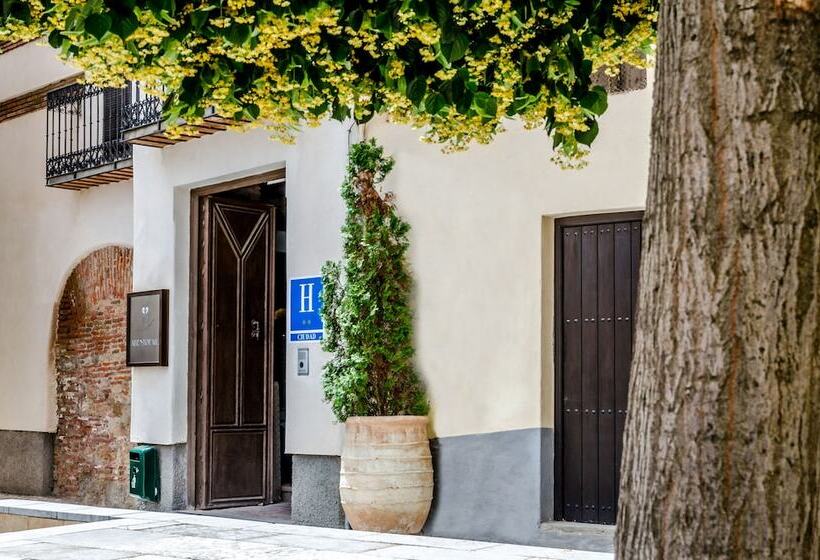 ホテル Yit Abentofail