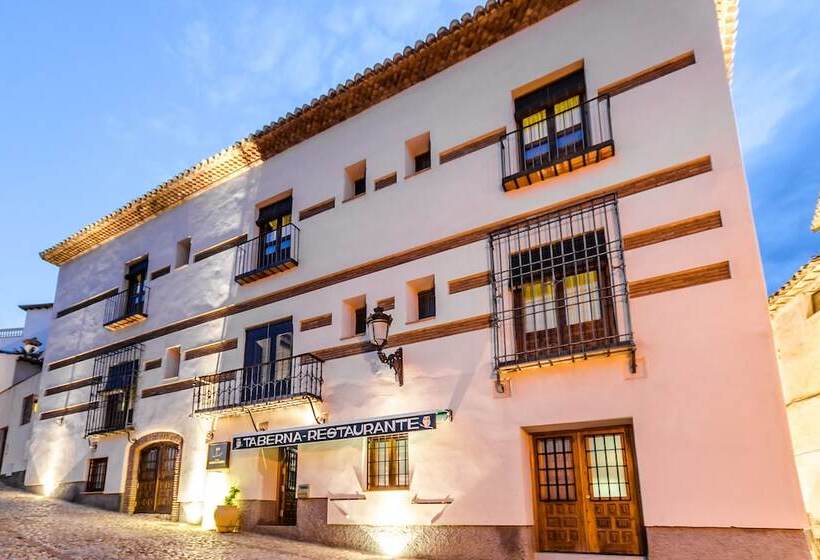 ホテル Yit Abentofail