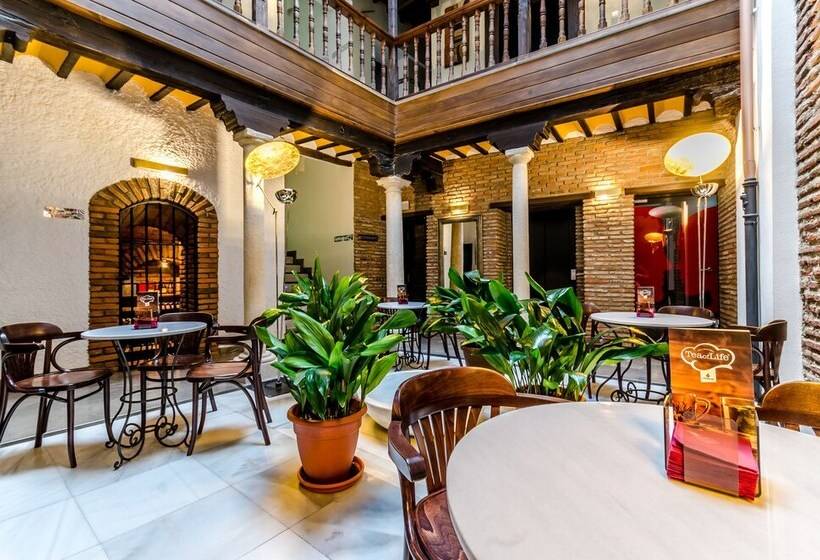 ホテル Yit Abentofail