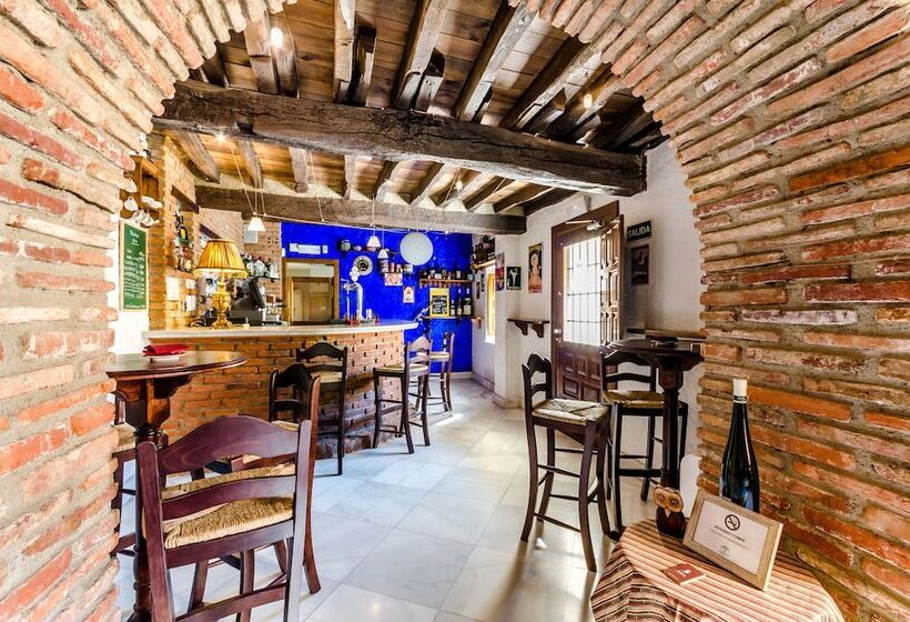 ホテル Yit Abentofail