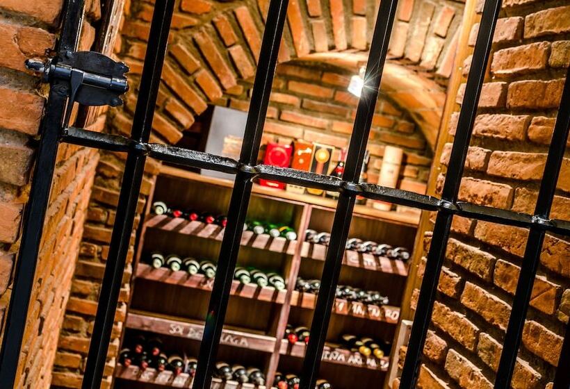 ホテル Yit Abentofail