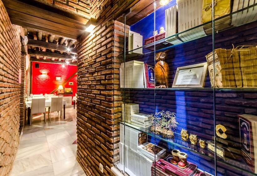 ホテル Yit Abentofail