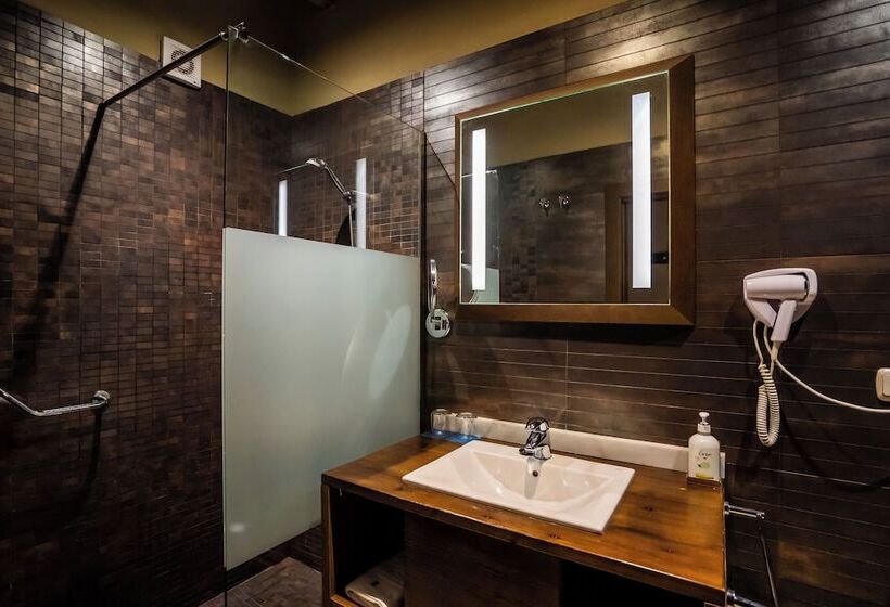 ホテル Yit Abentofail