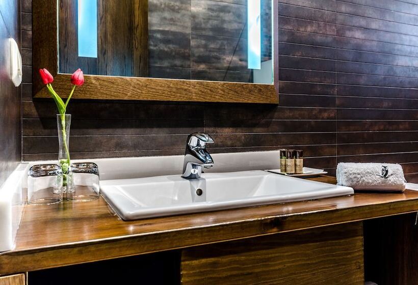 ホテル Yit Abentofail