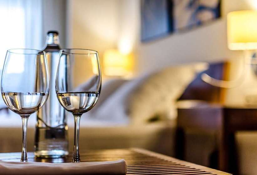 ホテル Yit Abentofail