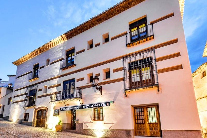 ホテル Yit Abentofail