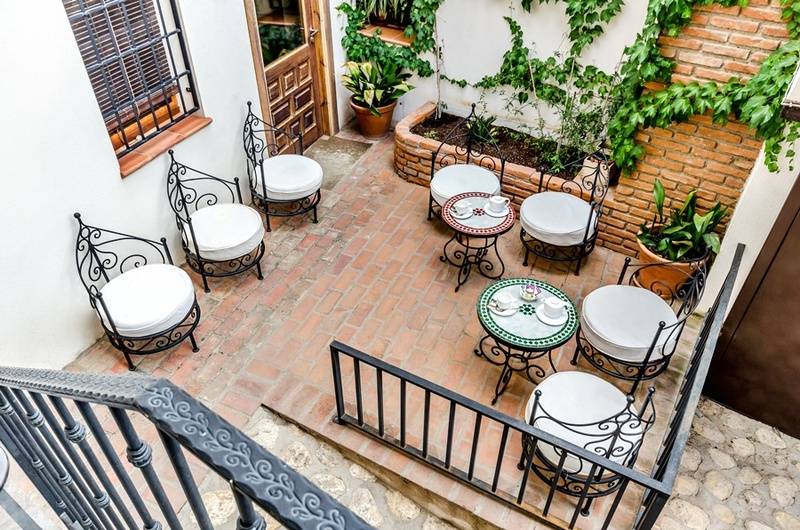 ホテル Yit Abentofail