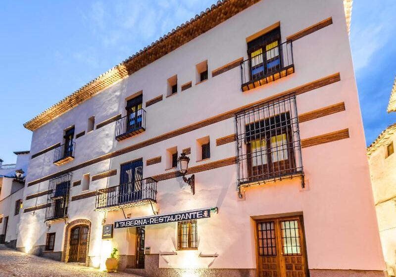 ホテル Yit Abentofail