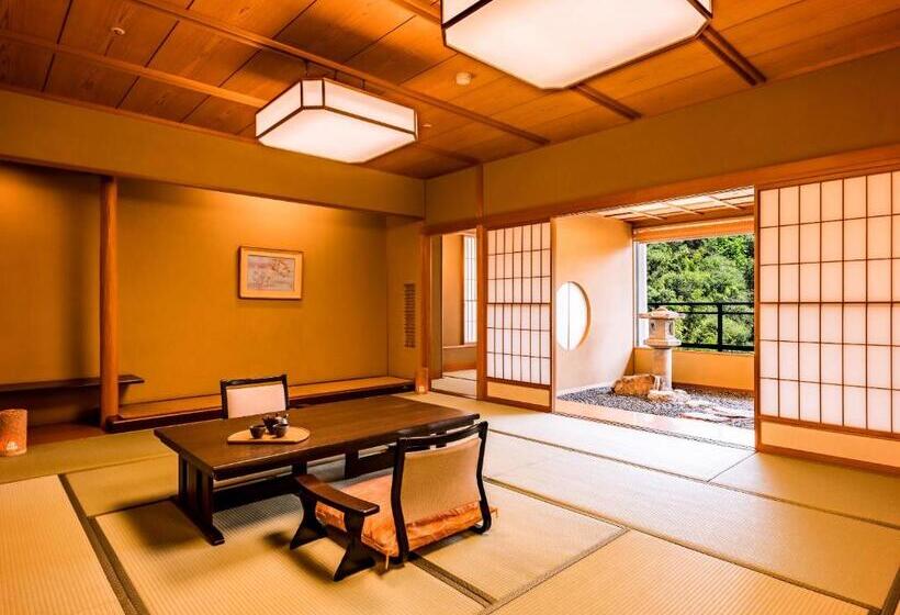هتل Ooedo Onsen Monogatari Premium Saiki Bekkan