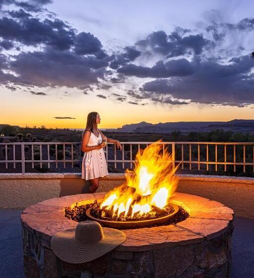 Lake Powell Resort