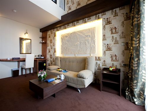 Отель Capital O 746 Luxor