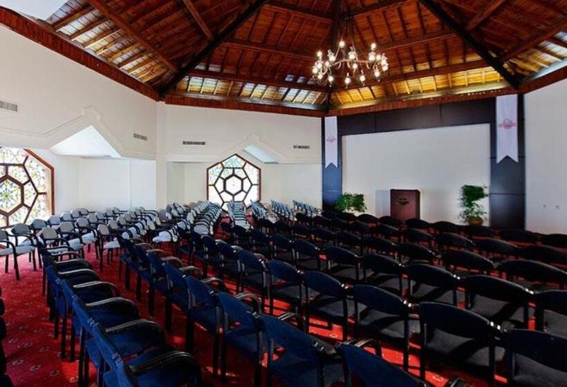 استراحتگاه Champion Holiday Village