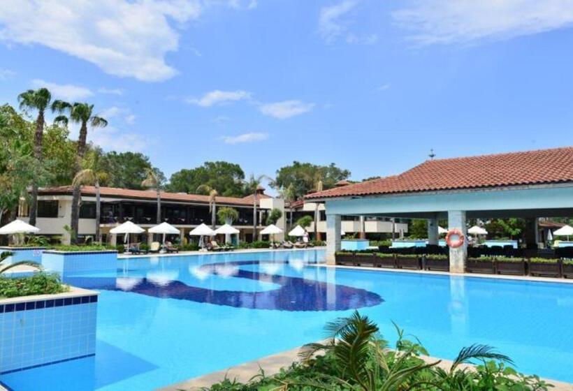 리조트 Champion Holiday Village