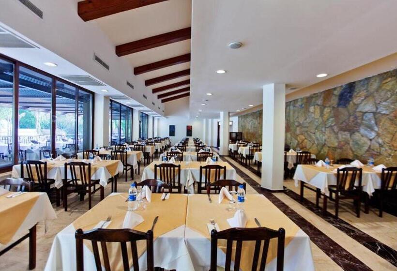 استراحتگاه Champion Holiday Village