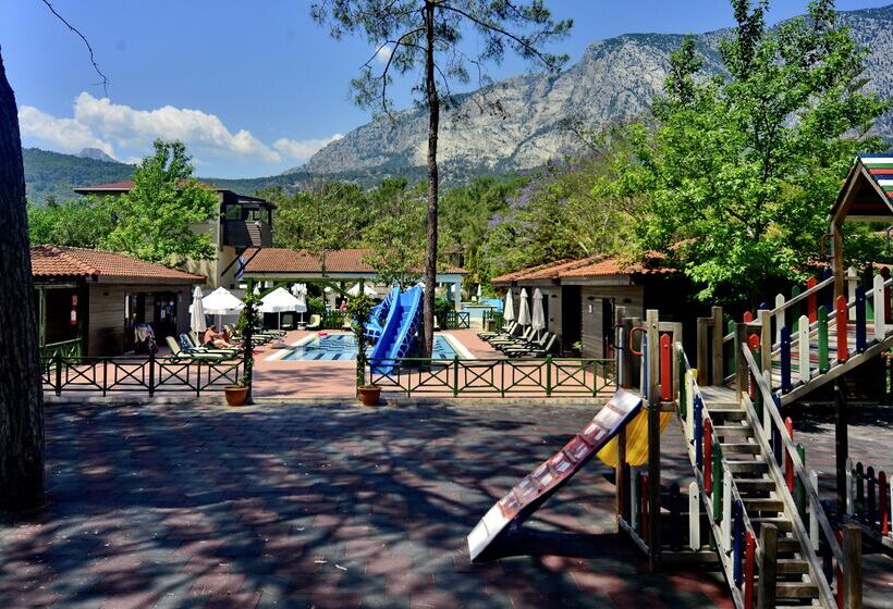 리조트 Champion Holiday Village