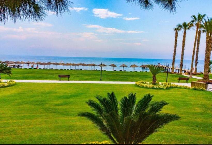 리조트 Champion Holiday Village