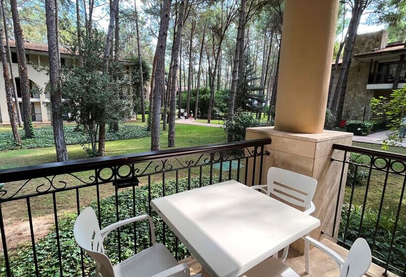 리조트 Champion Holiday Village