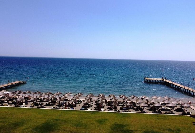 استراحتگاه Champion Holiday Village