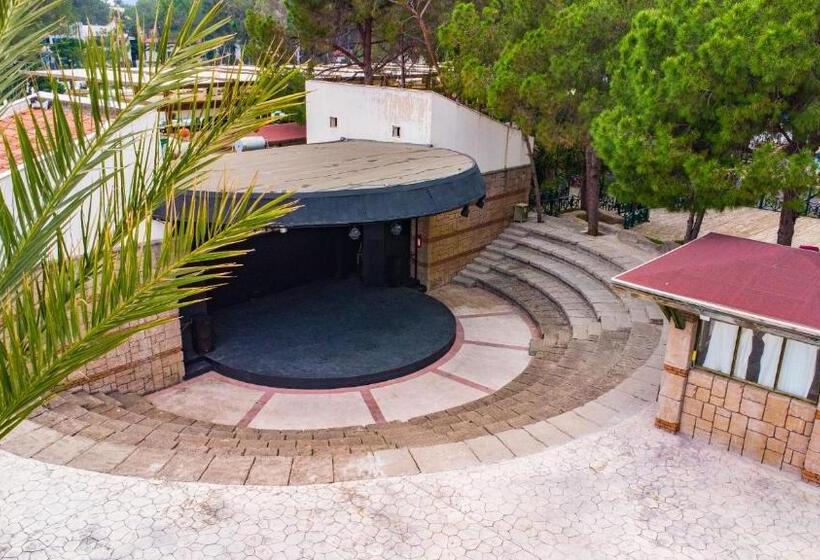 리조트 Champion Holiday Village