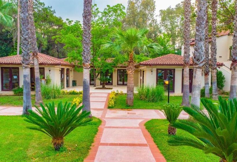 리조트 Champion Holiday Village