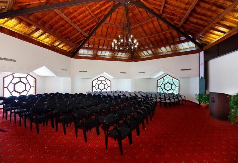 리조트 Champion Holiday Village