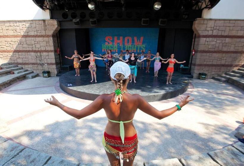 리조트 Champion Holiday Village