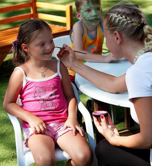 리조트 Champion Holiday Village