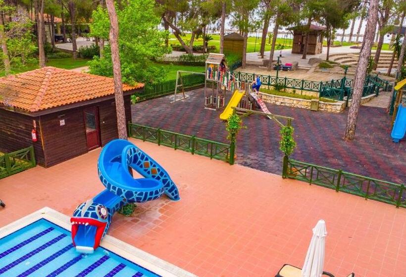 리조트 Champion Holiday Village