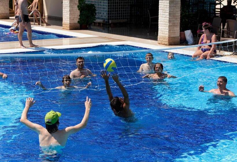 리조트 Champion Holiday Village