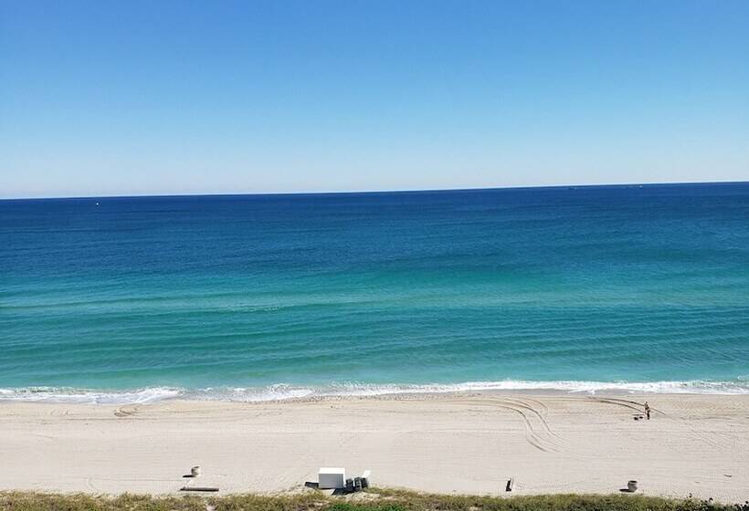 Курорт Hollywood Beach Tower