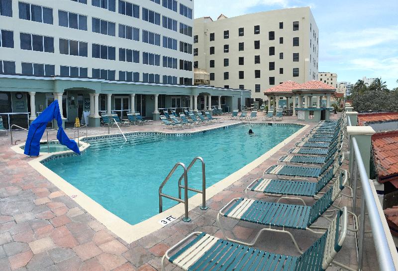استراحتگاه Hollywood Beach Tower